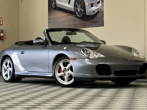 Used 2004 Porsche 911 Carrera RWD image 2