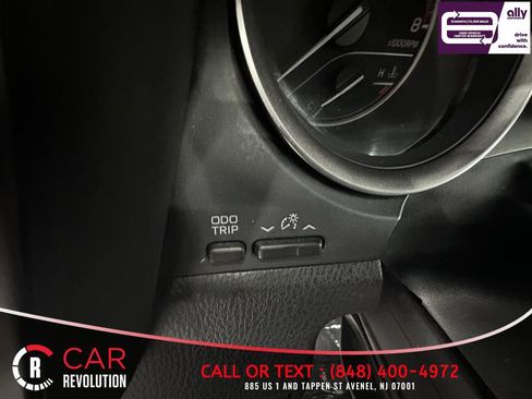 Used 2022 Toyota Camry SE FWD image 16