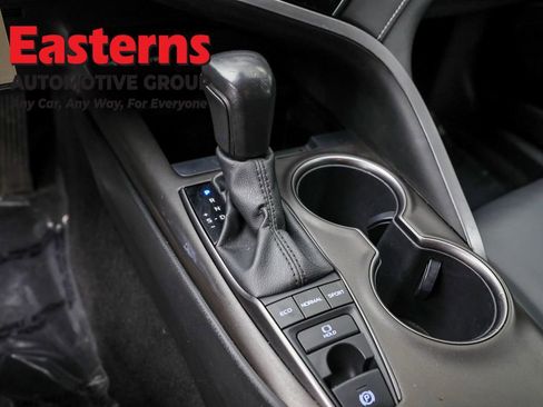 Used 2022 Toyota Camry SE image 13