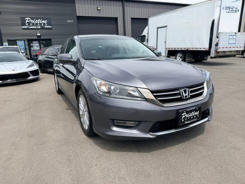 Used 2013 Honda Accord EX image 3