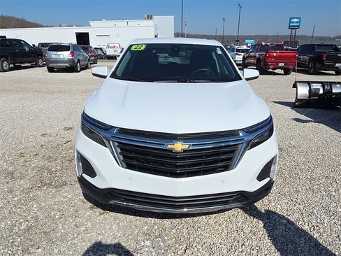 Used 2022 Chevrolet Equinox LT image 2