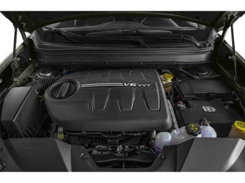 Used 2020 Jeep Cherokee Trailhawk image 12