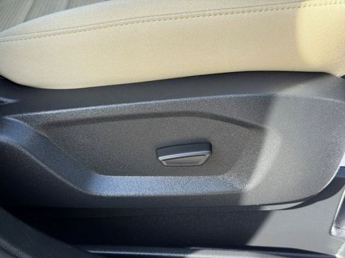 Used 2024 Ford Edge SEL image 23