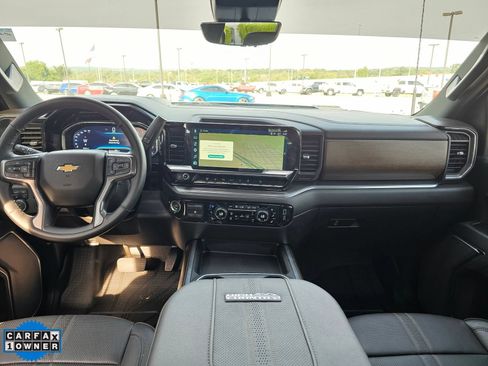 Used 2025 Chevrolet Silverado 2500 High Country w/ Technology Package AWD/4WD image 32