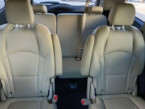 Used 2021 Buick Enclave Essence w/ Sound and Sites Package FWD image 5