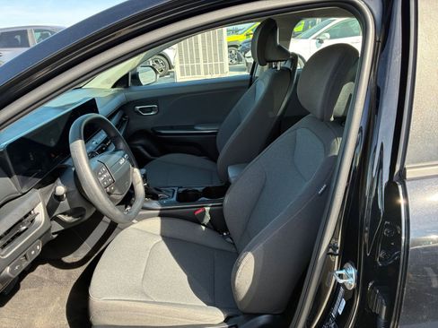 Used 2025 Kia K4 LXS image 25