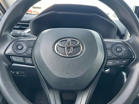 Used 2025 Toyota RAV4 XLE FWD image 21