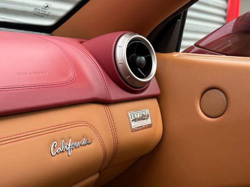 Used 2010 Ferrari California RWD image 64
