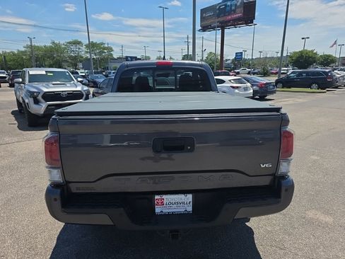 Certified 2020 Toyota Tacoma TRD Sport w/ TRD Premium Sport Package AWD/4WD image 5