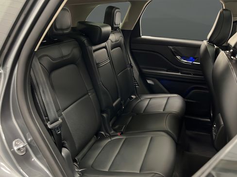 Used 2025 Lincoln Corsair Reserve AWD/4WD image 25