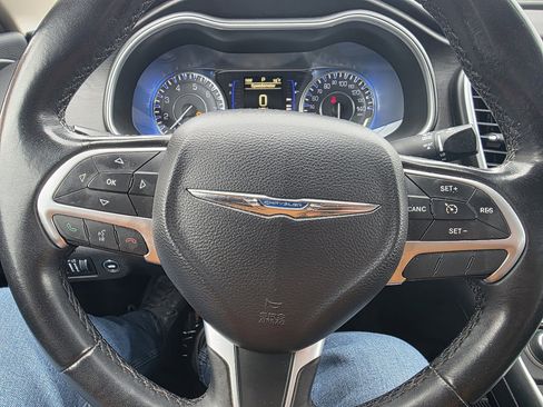 Used 2016 Chrysler 200 Limited w/ Convenience Group image 12
