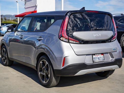 Used 2023 Kia Soul EX image 10