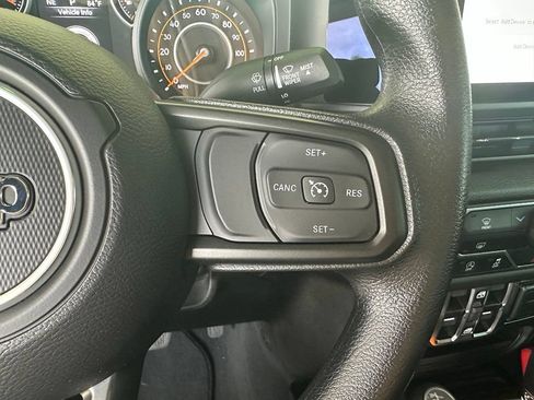 Used 2025 Jeep Gladiator Sport AWD/4WD image 21
