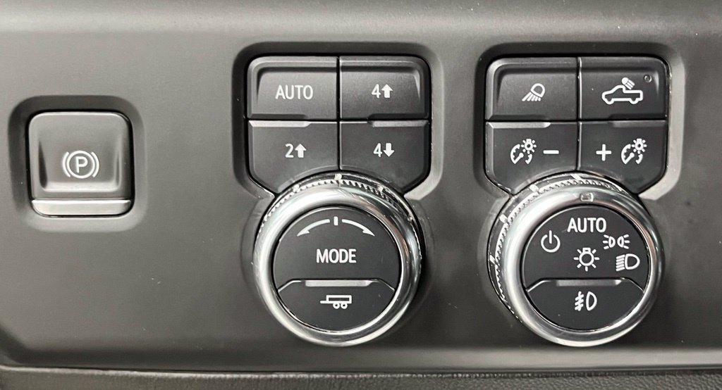 Used 2024 GMC Sierra 2500 AT4 w/ AT4 Preferred Package AWD/4WD image 31