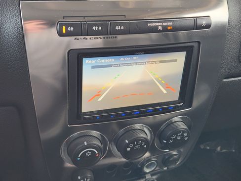 Used 2007 HUMMER H3 Luxury image 18