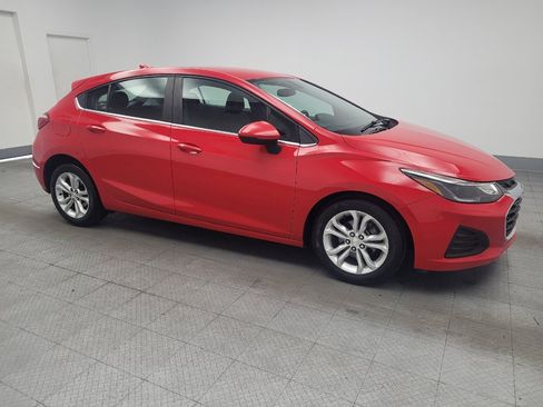Used 2019 Chevrolet Cruze LT w/ Convenience Package FWD image 11