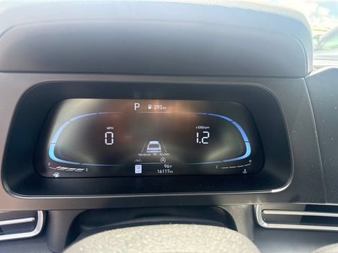 Used 2024 Hyundai Elantra SE FWD image 15