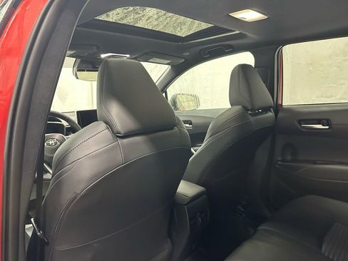 Used 2025 Toyota Corolla Cross AWD Hybrid w/ Convenience Package image 48