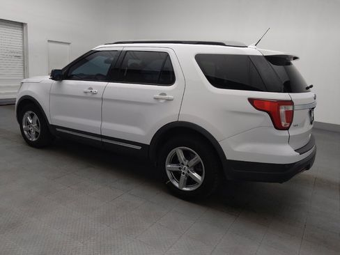 Used 2019 Ford Explorer XLT w/ Equipment Group 201A FWD image 3
