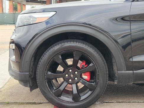 Used 2020 Ford Explorer ST w/ ST Street Pack AWD/4WD image 5