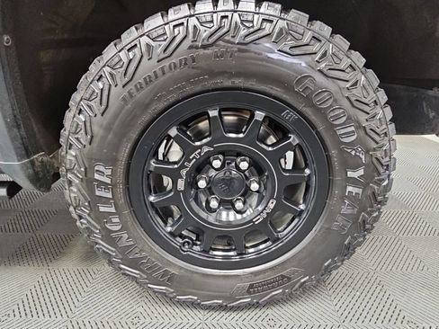 Certified 2024 GMC Sierra 1500 AT4X w/ AT4X AEV Edition AWD/4WD image 48
