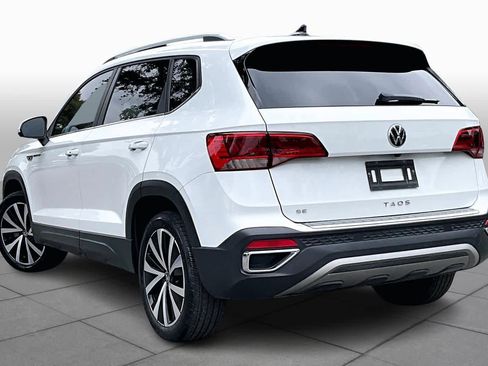 Certified 2022 Volkswagen Taos SE image 12