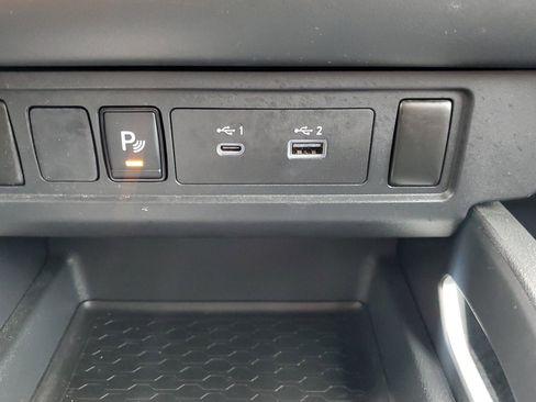 Used 2023 Nissan Frontier SV w/ Technology Package image 26