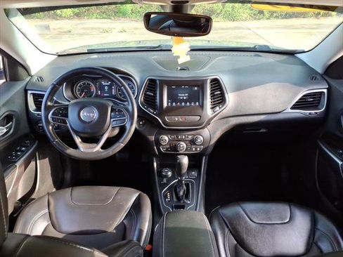 Used 2019 Jeep Cherokee Latitude Plus w/ Comfort/Convenience Group AWD/4WD image 12