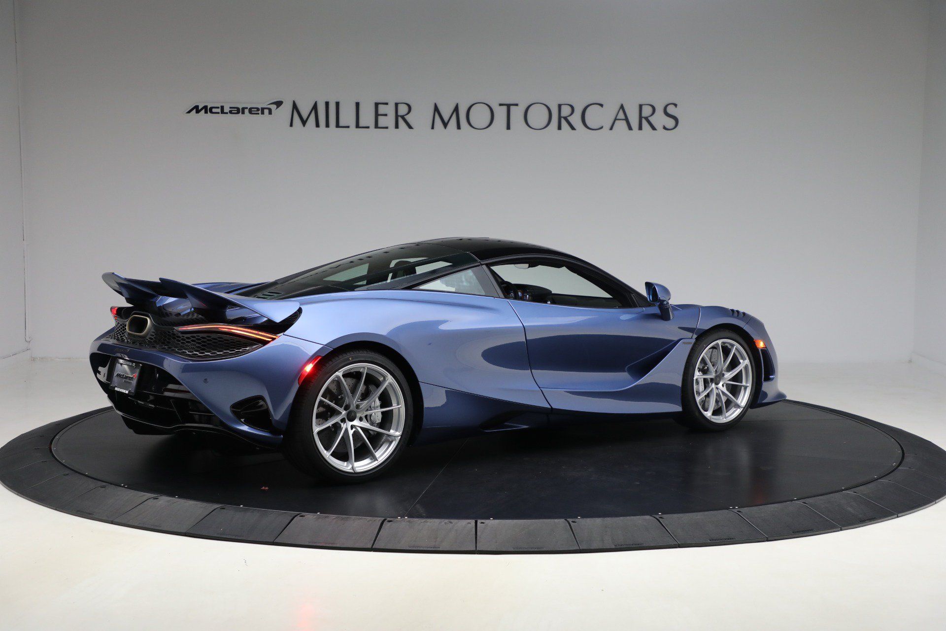 Used 2026 McLaren 750S RWD image 8
