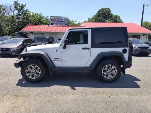 Used 2015 Jeep Wrangler Sport w/ Quick Order Package 24S AWD/4WD image 2