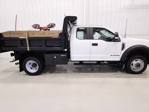 Certified 2022 Ford F550 4x4 SuperCab Super Duty image 2