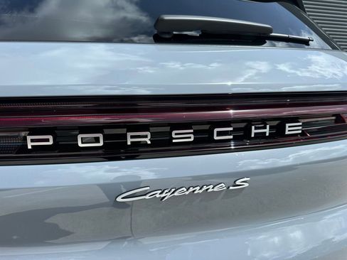 Used 2025 Porsche Cayenne S image 12