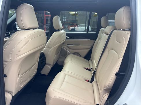 Used 2023 Jeep Grand Cherokee 4WD 4xe image 13