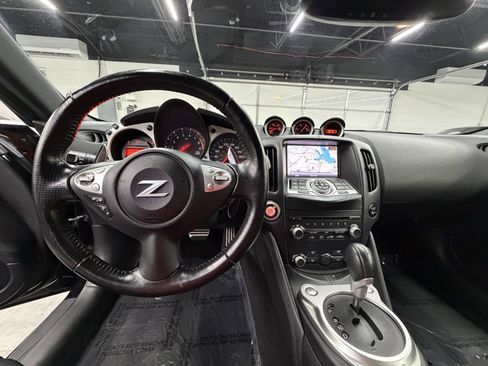 Used 2020 Nissan 370Z Touring Sport image 12