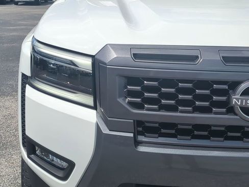 New 2025 Nissan Frontier SL image 10