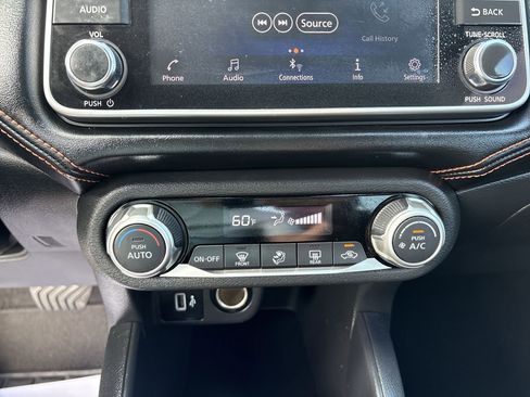 Used 2020 Nissan Versa SR image 29