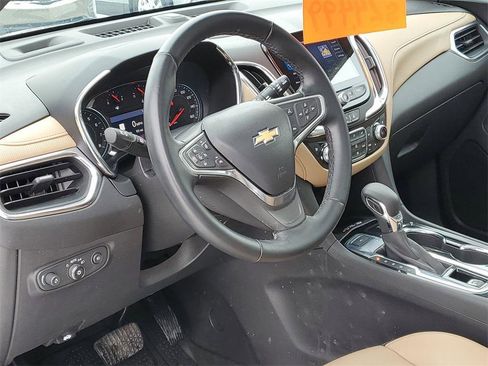 Used 2023 Chevrolet Equinox Premier image 8