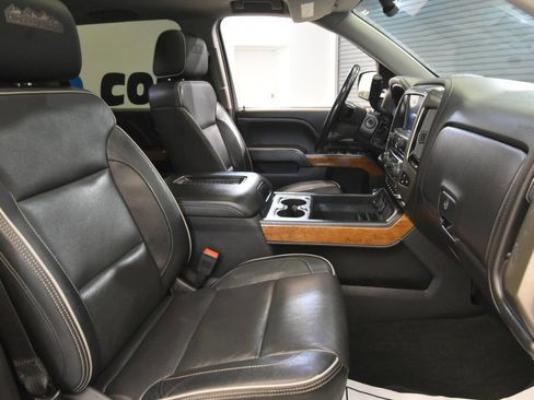 Used 2018 Chevrolet Silverado 1500 High Country image 16
