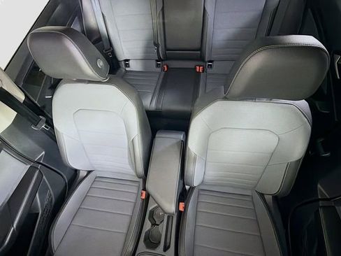 Used 2025 Volkswagen Jetta SE w/ Sunroof Package image 14