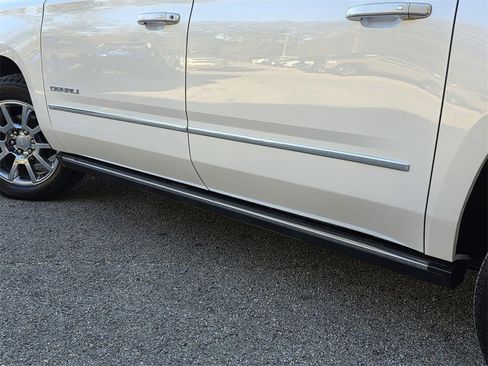 Used 2020 GMC Yukon XL Denali w/ Open Road Package image 33