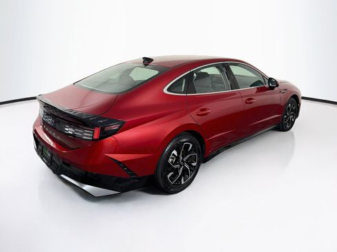Used 2025 Hyundai Sonata SEL FWD image 9