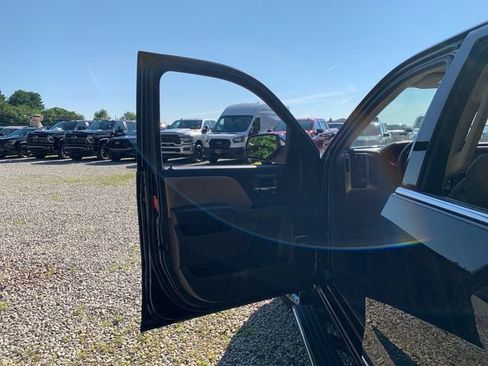 Used 2018 GMC Sierra 1500 Denali w/ Denali Ultimate Package AWD/4WD image 21