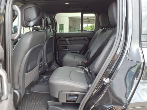 New 2026 Land Rover Defender 130 X-Dynamic SE AWD/4WD image 12