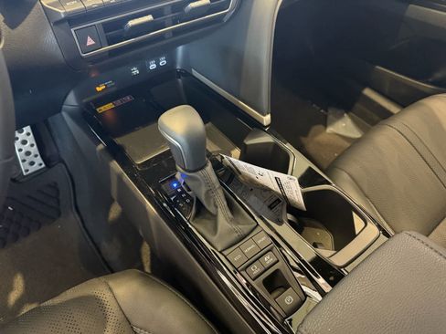 New 2025 Toyota Camry Hybrid FWD image 21
