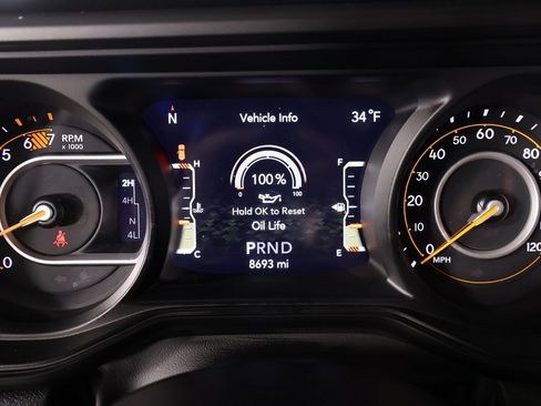 Used 2024 Jeep Wrangler Unlimited Rubicon w/ Technology Group image 4