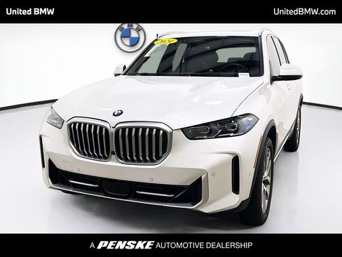 Used 2024 BMW X5 xDrive40i w/ Premium Package AWD/4WD image 1