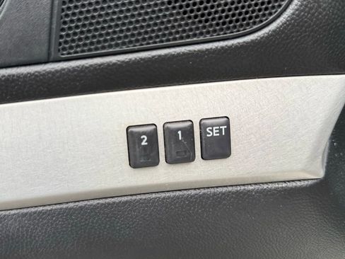 Used 2009 INFINITI G37 Journey w/ Premium Pkg image 23