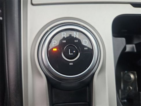 Used 2021 Ford Explorer XLT image 15