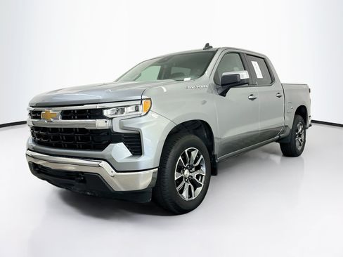 Used 2024 Chevrolet Silverado 1500 LT AWD/4WD image 3