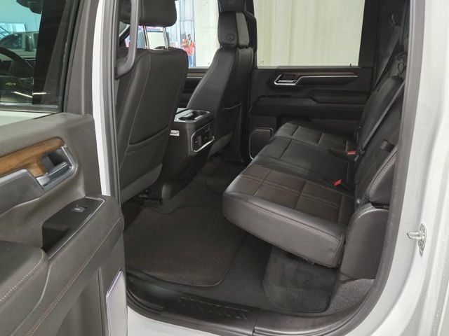 Used 2025 Chevrolet Silverado 3500 High Country w/ Technology Package AWD/4WD image 15
